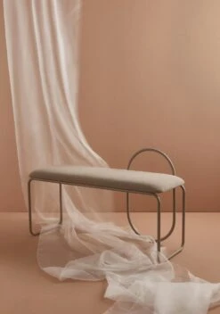 AYTM Angui Bank, Taupe -Gubi || Hay || &Tradition Verkäufe aytm angui bench anthracite boucle l110xw39xh68 10