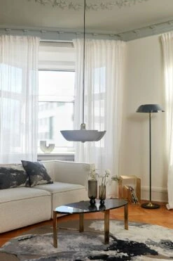 AYTM Tribus Kaffeetisch Oval, Gold / Schwarz 6 AYTM Tribus Kaffeetisch Oval, Gold / Schwarz -Gubi || Hay || &Tradition Verkäufe aytm tribus 10