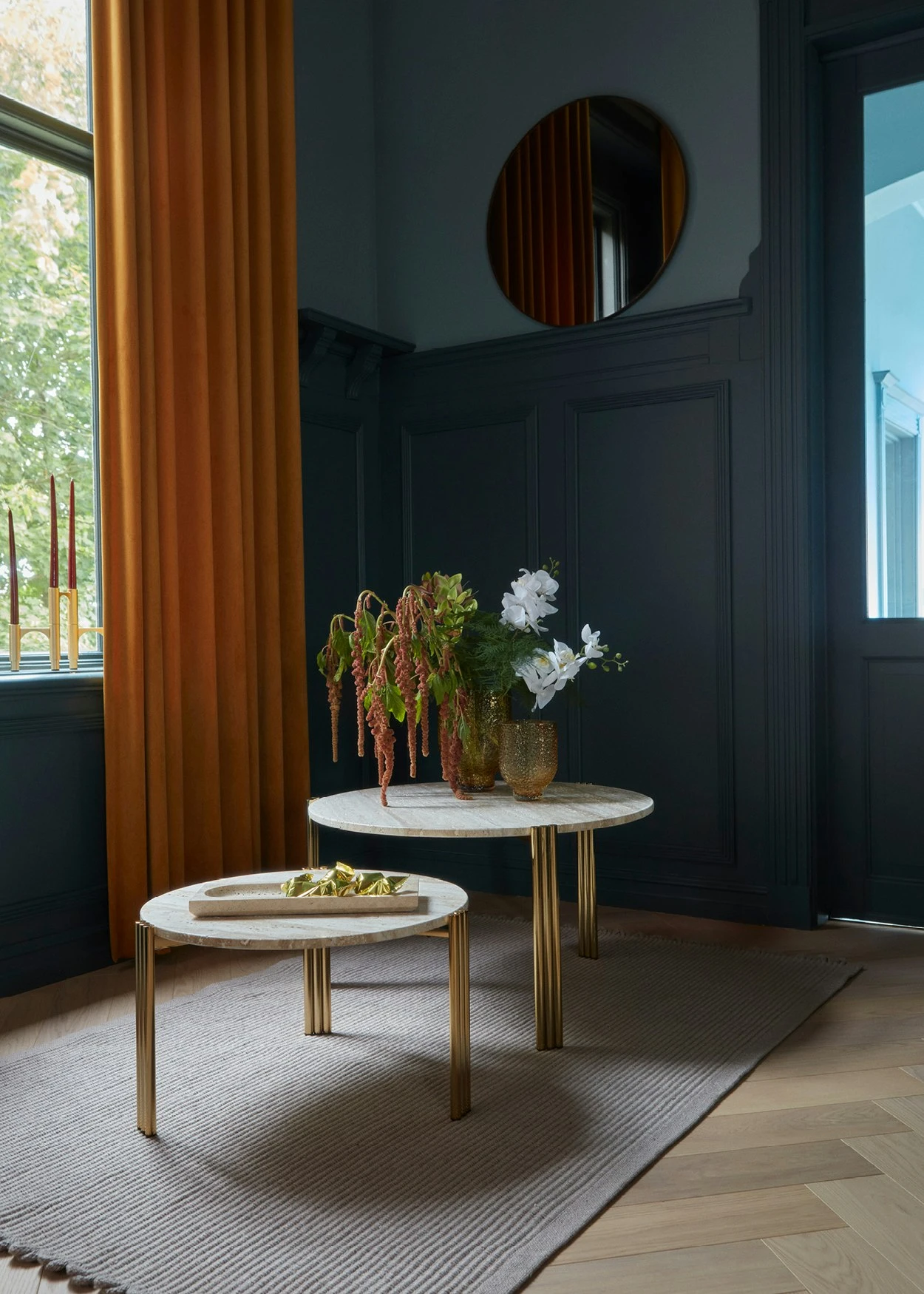 AYTM Tribus Kaffeetisch 60 Cm, Gold / Travertinfarben 3 AYTM Tribus Kaffeetisch 60 Cm, Gold / Travertinfarben – Bild 3