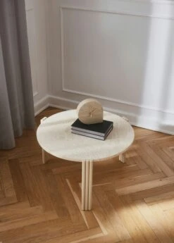 AYTM Tribus Kaffeetisch, Aus Stahl Hergestellt 60 Cm, Sandfarben/Travertinfarben 9 AYTM Tribus Kaffeetisch, Aus Stahl Hergestellt 60 Cm, Sandfarben/Travertinfarben -Gubi || Hay || &Tradition Verkäufe aytm tribus kaffeetisch 60 cm 8