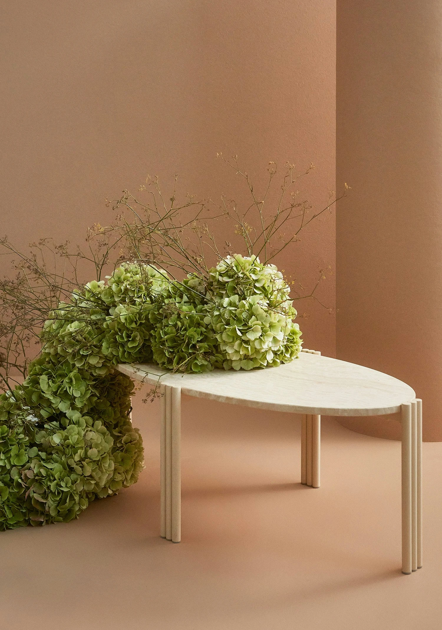 AYTM Tribus Kaffeetisch Oval, Travertinfarben/Sandfarben 4 AYTM Tribus Kaffeetisch Oval, Travertinfarben/Sandfarben – Bild 4