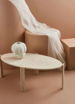 AYTM Tribus Kaffeetisch Oval, Travertinfarben/Sandfarben 11 AYTM Tribus Kaffeetisch Oval, Travertinfarben/Sandfarben -Gubi || Hay || &Tradition Verkäufe aytm tribus kaffeetisch oval 9