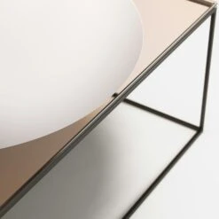 Observe Kaffeetisch 89x89 Cm, In Bernsteinfarbenem Glas / Eingefügt Spiegel -Gubi || Hay || &Tradition Verkäufe decotique observe coffee table 89x89 cm 20