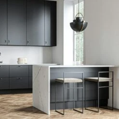 Barhocker Mit Rückenlehne 80 Cm, Schwarz / Taupe Samt -Gubi || Hay || &Tradition Verkäufe department barhocker niedrig hoch ruckenlehne 124