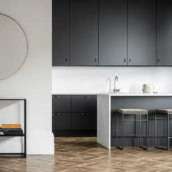 Barhocker Ohne Rückenlehne 67 Cm, Schwarz / Taupe Samt -Gubi || Hay || &Tradition Verkäufe department barhocker niedrig ohne ruckenlehne 121