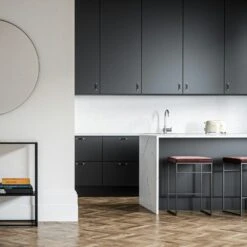 Barhocker Ohne Rückenlehne 67 Cm, Schwarz / Rost Samt -Gubi || Hay || &Tradition Verkäufe department barhocker niedrig ohne ruckenlehne 128