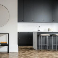 Barhocker Ohne Rückenlehne 77 Cm, Grau / Taupe Samt -Gubi || Hay || &Tradition Verkäufe department barhocker ohne ruckenlehne schwarz 202