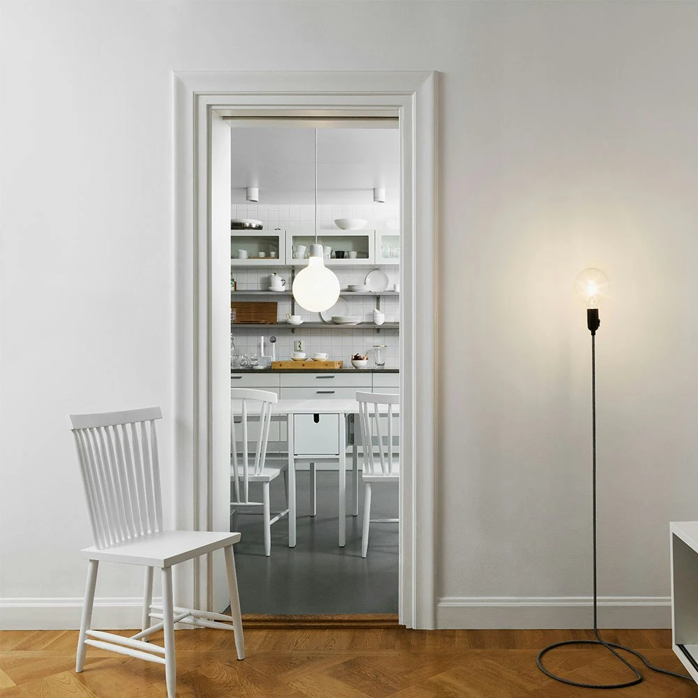 Design House Stockholm Family Chair No. 2, Weiß 2 Design House Stockholm Family Chair No. 2, Weiß – Bild 2