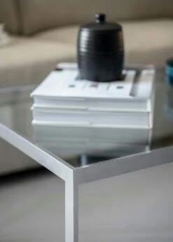 Square Kaffeetisch, 102x102 Cm, Silver Grey/Glass 7 Square Kaffeetisch, 102x102 Cm, Silver Grey/Glass -Gubi || Hay || &Tradition Verkäufe englesson square 2000 tisch glas 44