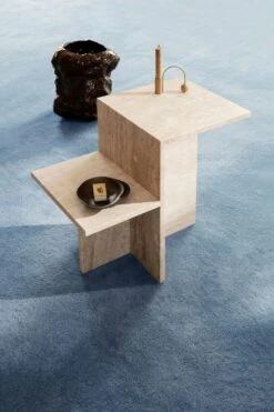 Ferm LIVING Distinct Beistelltisch Travertin, Dunkelbraun 11 Ferm LIVING Distinct Beistelltisch Travertin, Dunkelbraun -Gubi || Hay || &Tradition Verkäufe ferm living distinct side table travertine 1