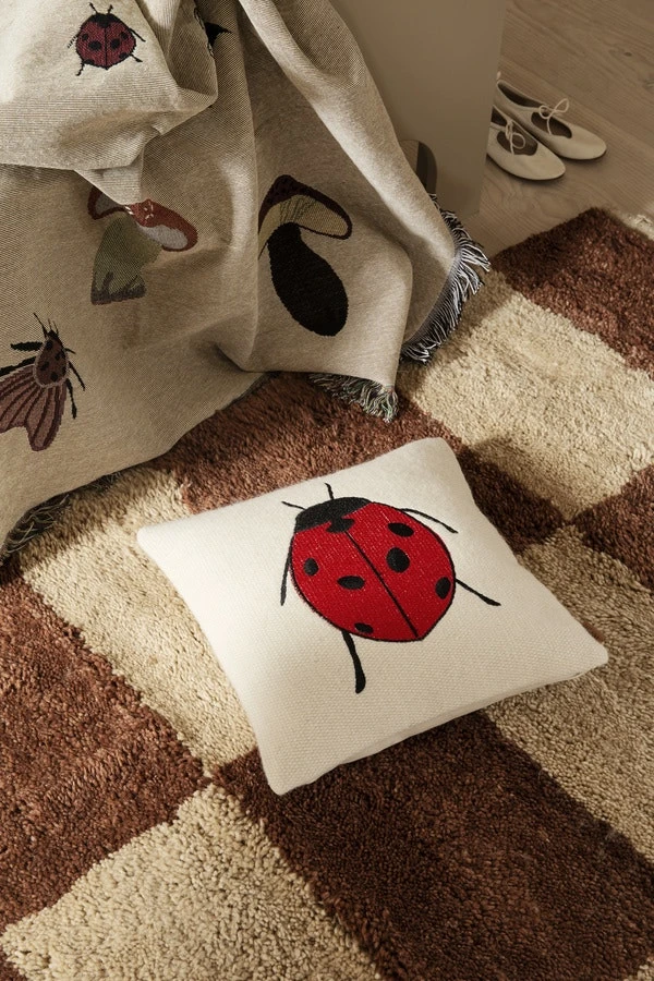 Forest Zierkissen Gestickt 40X40 Cm, Ladybird 2 Forest Zierkissen Gestickt 40X40 Cm, Ladybird – Bild 2