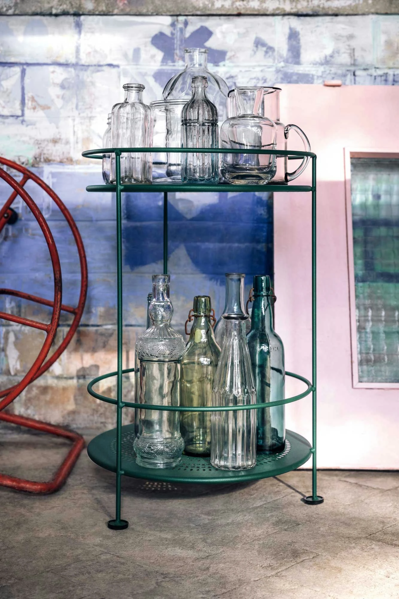 Guinguette Side Table Perforated Ø40 Cm, Honey Matte 3 Guinguette Side Table Perforated Ø40 Cm, Honey Matte – Bild 3