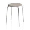 Fritz Hansen Dot Hocker, Lavagrau / Chrom