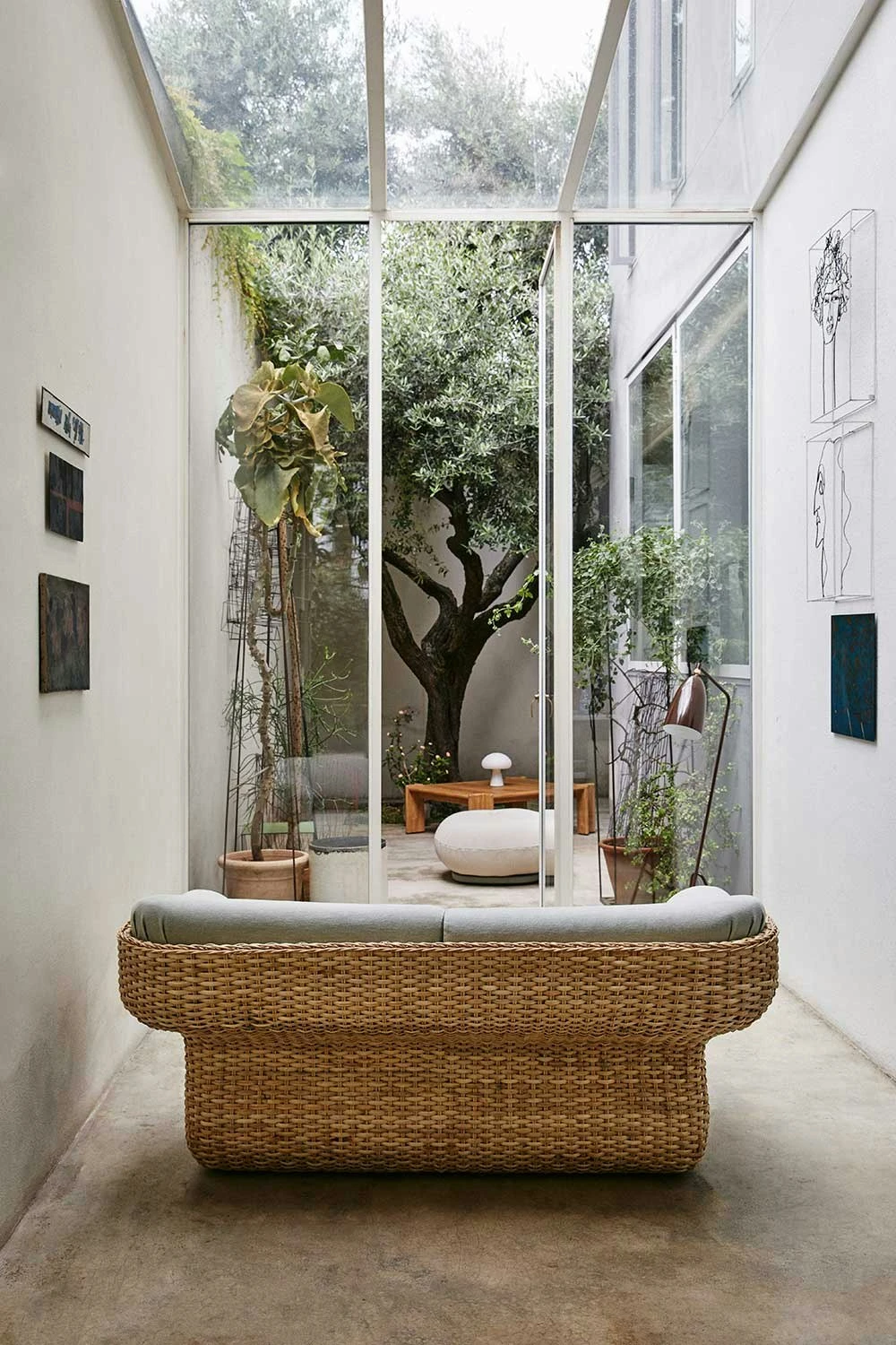 Gubi Basket 2-Sitzer-Sofa, Rattan / Lorkey 40 5 Gubi Basket 2-Sitzer-Sofa, Rattan / Lorkey 40 – Bild 5