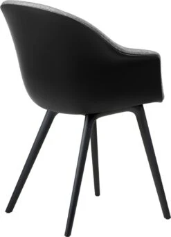 Gubi Bat Esszimmerstuhl Gepolsterte Vorderseite / Kunststoffbasis, Plain 0023 -Gubi || Hay || &Tradition Verkäufe gubi bat dining chair front upholstered plastic base 8