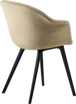 Gubi Bat Esszimmerstuhl Gepolstert / Kunststoffbasis, Graugrün 5 Gubi Bat Esszimmerstuhl Gepolstert / Kunststoffbasis, Graugrün -Gubi || Hay || &Tradition Verkäufe gubi bat dining chair fully upholstered black 5