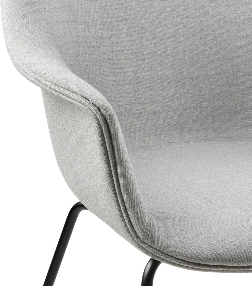 Gubi Bat Esszimmerstuhl Gepolstert / Kegelförmige Basis, Remix 3 123 2 Gubi Bat Esszimmerstuhl Gepolstert / Kegelförmige Basis, Remix 3 123 – Bild 2