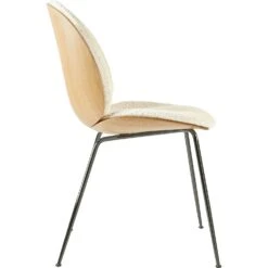 Gubi Beetle 3D Veneer Stuhl Eiche/Chrom, Karakorum 001 -Gubi || Hay || &Tradition Verkäufe gubi beetle dining chair blkchrome karakorum 001 1