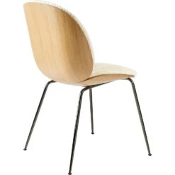 Gubi Beetle 3D Veneer Stuhl Eiche/Chrom, Karakorum 001 -Gubi || Hay || &Tradition Verkäufe gubi beetle dining chair blkchrome karakorum 001 2