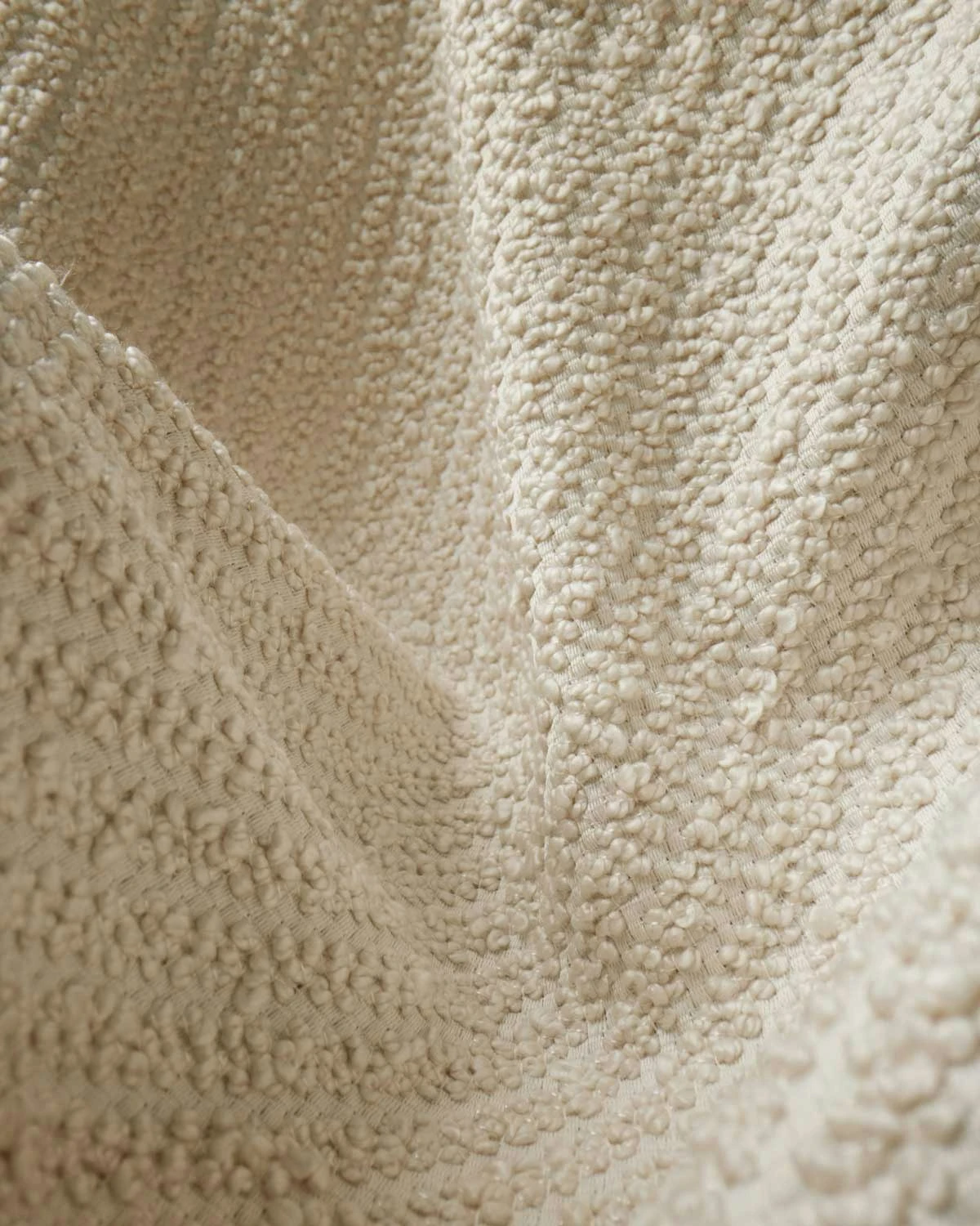 Gubi Bohemian 72 Sofa 3-Sitzer, Dedar Lupo Bouclé 007 6 Gubi Bohemian 72 Sofa 3-Sitzer, Dedar Lupo Bouclé 007 – Bild 6