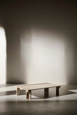 Gubi Doric Kaffeetisch Neutral White, 80x140 Cm -Gubi || Hay || &Tradition Verkäufe gubi doric coffee table 80x140 cm neutral white 4