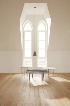 Gubi IOI Kaffeetisch Schwarz / Messing / Weiß Marmor, Ø100 Cm 6 Gubi IOI Kaffeetisch Schwarz / Messing / Weiß Marmor, Ø100 Cm -Gubi || Hay || &Tradition Verkäufe gubi ioi kaffeetisch schwarz messing wei marmor 3