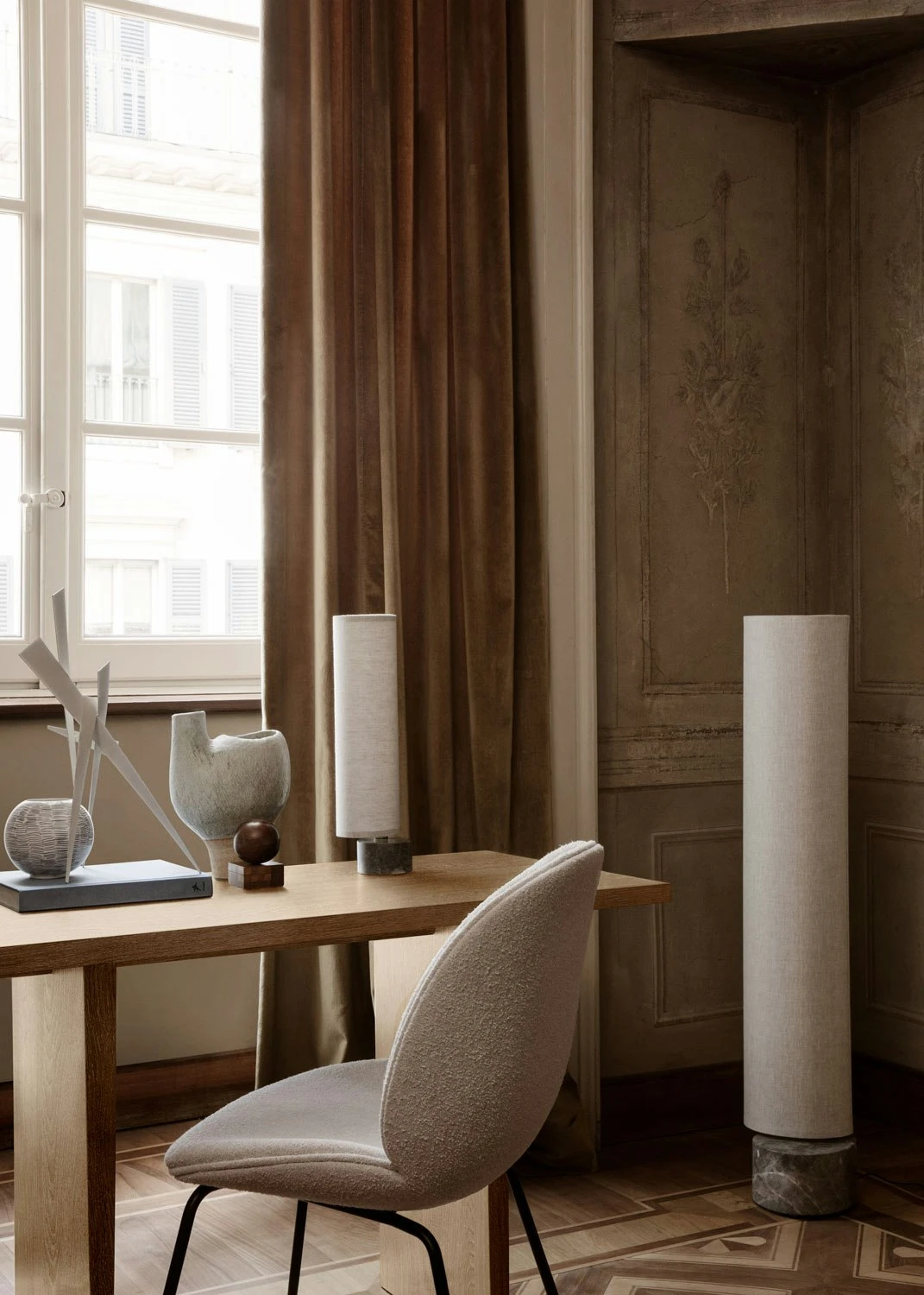 Gubi Private Schreibtisch 120x60 Cm, Licht Gebeizt Eiche 3 Gubi Private Schreibtisch 120x60 Cm, Licht Gebeizt Eiche – Bild 3