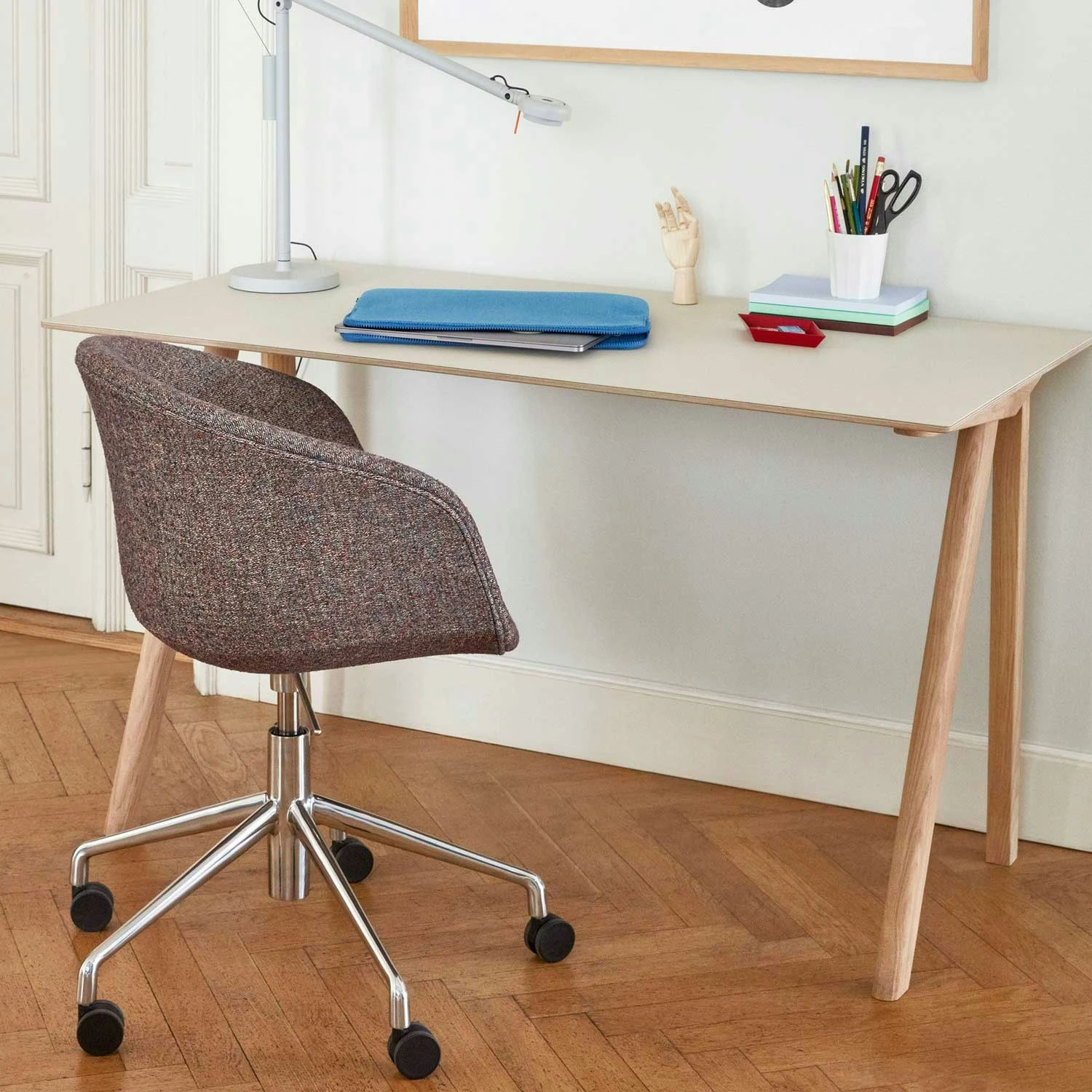 Hay AAC53 Soft Stuhl 5 Star Swivel, Aluminium / Swarm Multi 2 Hay AAC53 Soft Stuhl 5 Star Swivel, Aluminium / Swarm Multi – Bild 2