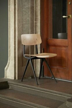 Hay Result Stuhl, Schwarz / Eiche, Wasserbasierter Lack 5 Hay Result Stuhl, Schwarz / Eiche, Wasserbasierter Lack -Gubi || Hay || &Tradition Verkäufe hay result stuhl 10