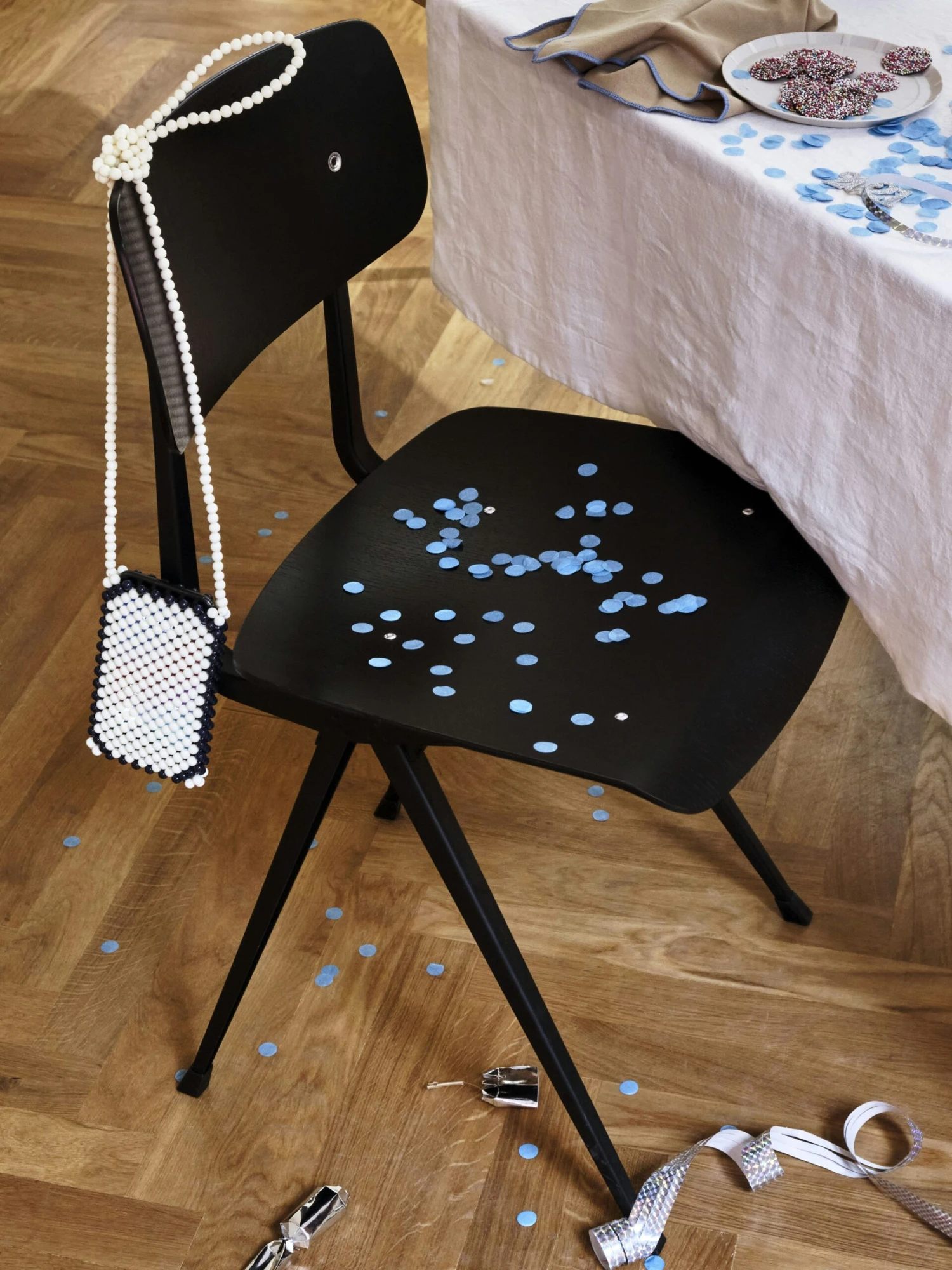 Hay Result Stuhl, Schwarz / Schwarze Eiche, Wasserbasierter Lack 6 Hay Result Stuhl, Schwarz / Schwarze Eiche, Wasserbasierter Lack – Bild 6