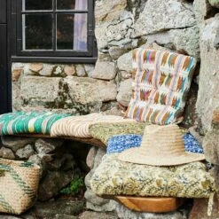 Madam Stoltz Sitzkissen 45x45 Cm, Altweiß / Honigfarben -Gubi || Hay || &Tradition Verkäufe madam stoltz seat cushion 45x45 cm 3