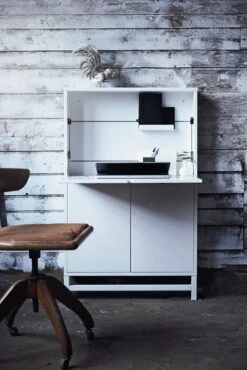 Falsterbo Desk, White Lacquer 9 Falsterbo Desk, White Lacquer -Gubi || Hay || &Tradition Verkäufe mavis falsterbo desk white lacquer 3