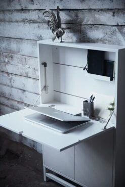 Falsterbo Desk, White Lacquer 10 Falsterbo Desk, White Lacquer -Gubi || Hay || &Tradition Verkäufe mavis falsterbo desk white lacquer 4