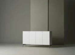 Volt Sideboard Bedeckte Türen, Weiß 9 Volt Sideboard Bedeckte Türen, Weiß -Gubi || Hay || &Tradition Verkäufe mavis volt sideboard 3