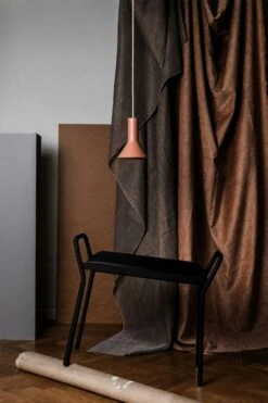 Maze Anyone Hocker, Schwarz -Gubi || Hay || &Tradition Verkäufe maze anyone hocker 19