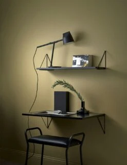 Maze Anyone Hocker, Schwarz -Gubi || Hay || &Tradition Verkäufe maze anyone hocker 20