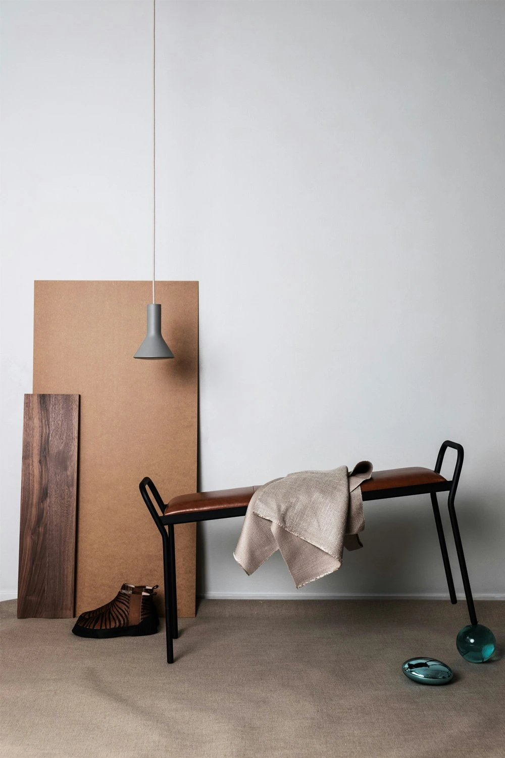 Maze Anytwo Hocker, Schwarz/ Vintage Cognac 5 Maze Anytwo Hocker, Schwarz/ Vintage Cognac – Bild 5