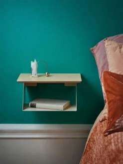 Maze Edgy Wood Regal, Eierschalenfarben / Esche -Gubi || Hay || &Tradition Verkäufe maze edgy wood regal 4