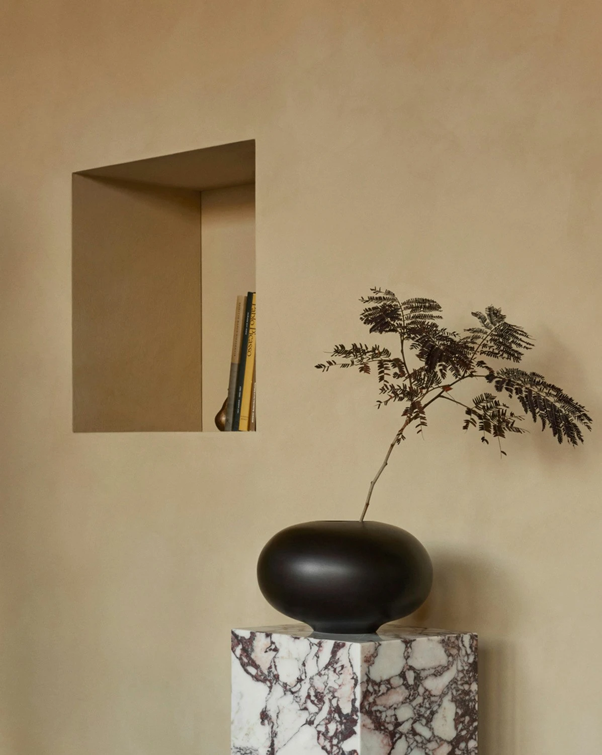 Menu Plinth Podest, Calacatta Viola 4 Menu Plinth Podest, Calacatta Viola – Bild 4