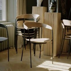 New Works Missing Stuhl, Eiche -Gubi || Hay || &Tradition Verkäufe new works missing stuhl 5