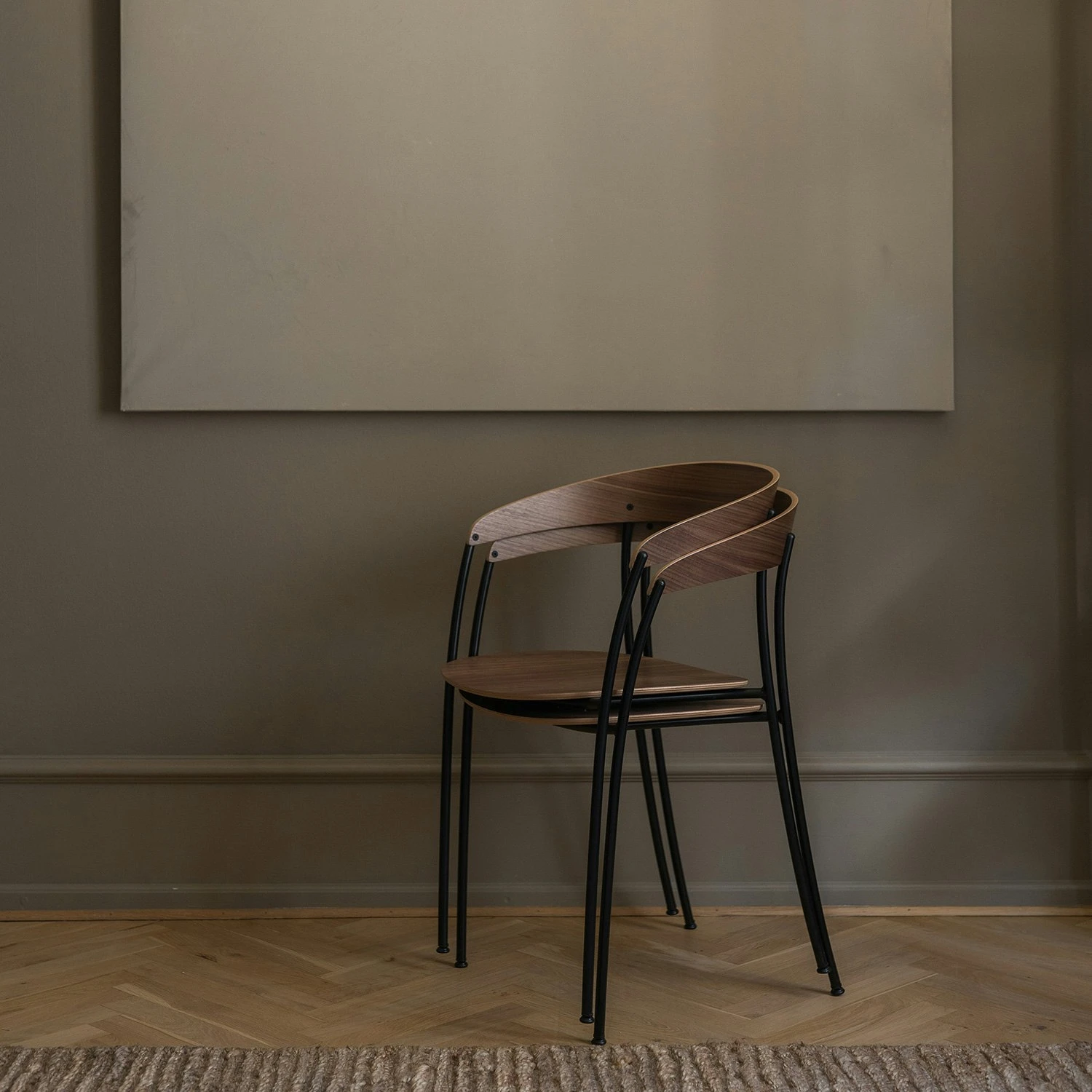 New Works Missing Stuhl, Walnussfarben 2 New Works Missing Stuhl, Walnussfarben – Bild 2