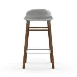 Normann Copenhagen Form Barhocker 65cm, Grau/Walnuss