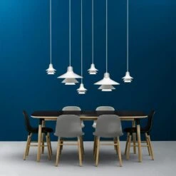 Normann Copenhagen Form Stuhl, Weiss/Eiche 7 Normann Copenhagen Form Stuhl, Weiss/Eiche -Gubi || Hay || &Tradition Verkäufe normann copenhagen form stuhl weiss eiche 1