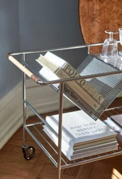 &Tradition Alima NDS1 Servierwagen, Eiche / Chrom -Gubi || Hay || &Tradition Verkäufe tradition alima trolley nds1 chrome lacquered oak 5