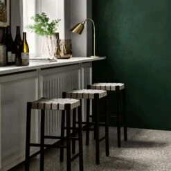 &Tradition Betty Barhocker TK7, Schwarz / Natürlich 7 &Tradition Betty Barhocker TK7, Schwarz / Natürlich -Gubi || Hay || &Tradition Verkäufe tradition betty barhocker tk7 4