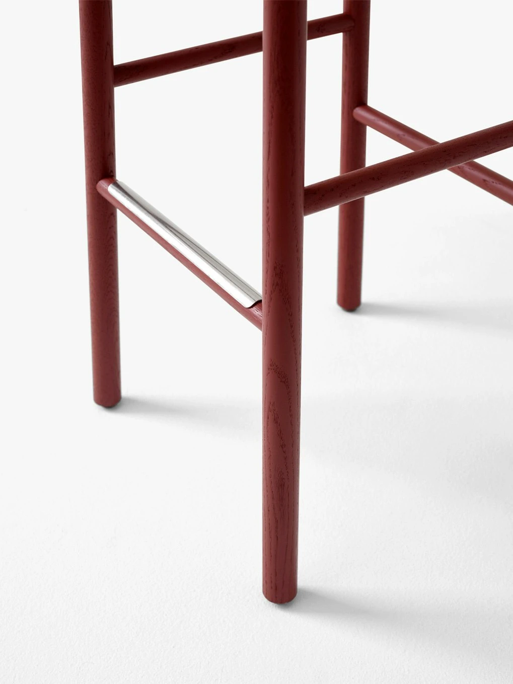 &Tradition Betty TK7 Barhocker TK7, Maroon / Natürlich 3 &Tradition Betty TK7 Barhocker TK7, Maroon / Natürlich – Bild 3