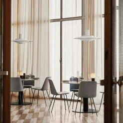 &Tradition In Between SK18 Tisch 90cm, Weißer Marmor / Schwarz 7 &Tradition In Between SK18 Tisch 90cm, Weißer Marmor / Schwarz -Gubi || Hay || &Tradition Verkäufe tradition in between sk18 tisch 90cm 3