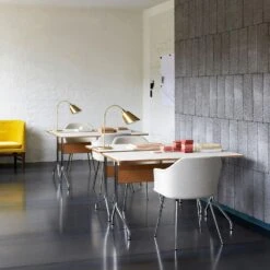 &Tradition Pavilion AV16 Schreibtisch, Mushroom / Oak / Chrome Legs 9 &Tradition Pavilion AV16 Schreibtisch, Mushroom / Oak / Chrome Legs -Gubi || Hay || &Tradition Verkäufe tradition pavilion av16 schreibtisch 10