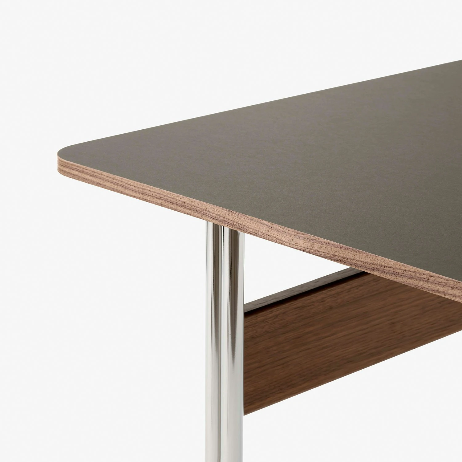 &Tradition Pavilion AV16 Schreibtisch, Iron / Walnut / Chrome Legs 2 &Tradition Pavilion AV16 Schreibtisch, Iron / Walnut / Chrome Legs – Bild 2