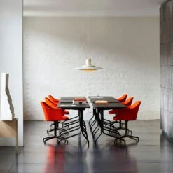 &Tradition Pavilion AV16 Schreibtisch, Black / Black Oak / Black Legs -Gubi || Hay || &Tradition Verkäufe tradition pavilion av16 schreibtisch 5